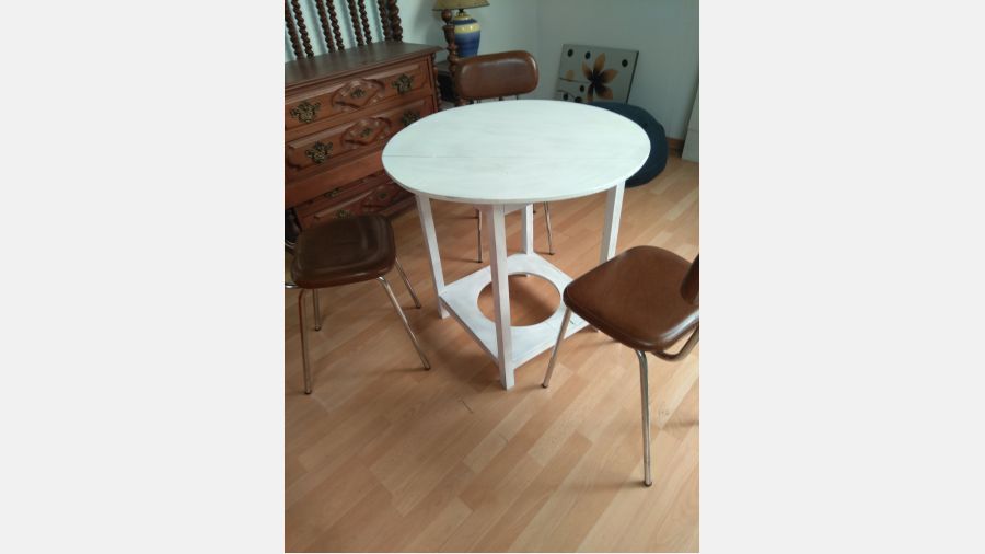 Mesa cozinha Redonda  + 3 cadeiras