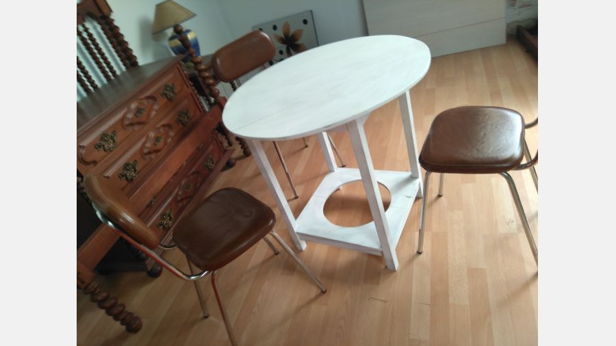 Mesa cozinha Redonda  + 3 cadeiras