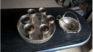 Artigo igreja conjunto 6 copos de cobre platinados a prata + bandeja